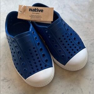 NWT Native Jefferson Little Kids Child Shoes Victoria Blue and Shell White